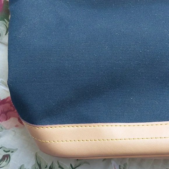 Dooney & Bourke Purse - Picture 3 of 10